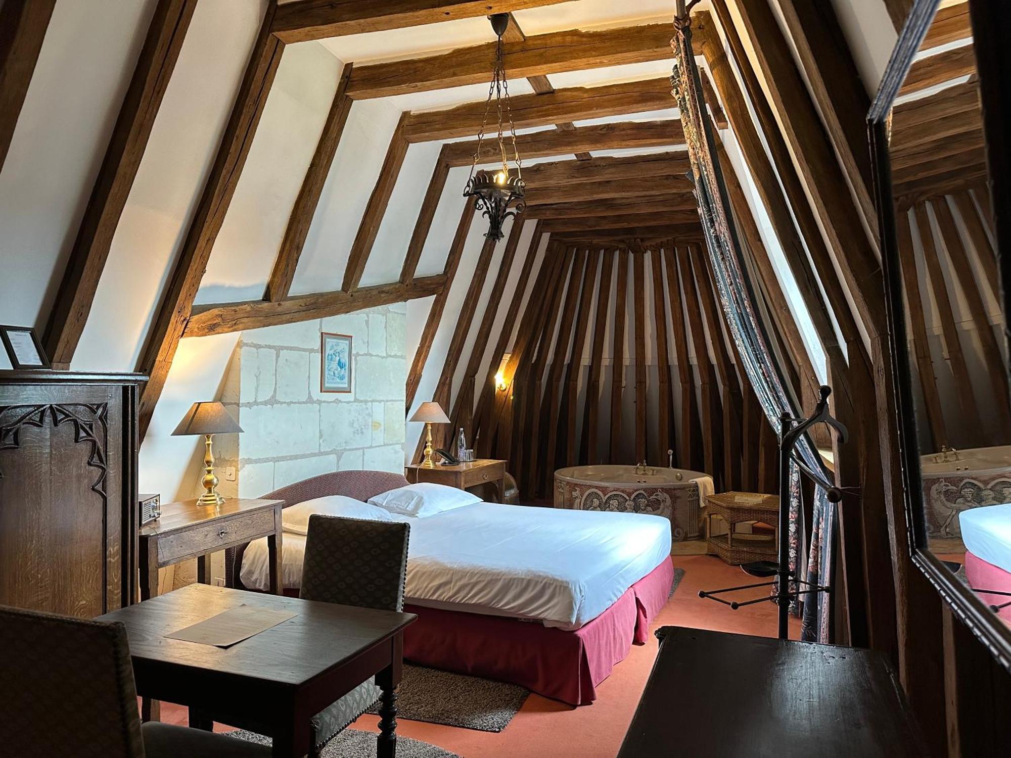 Chateau De Chissay, Hotel De Charme Pres De Chenonceau Et Le Zoo De Beauval Exterior foto